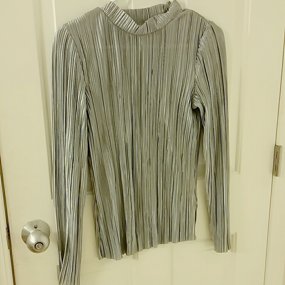 Metallic Silver statement top [H&M]